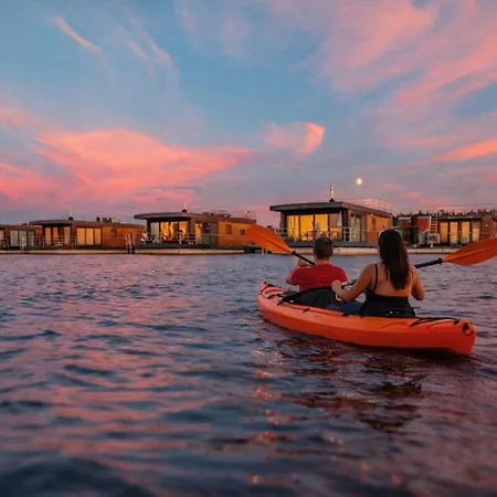 Floatinghouse Atlantis 펜션